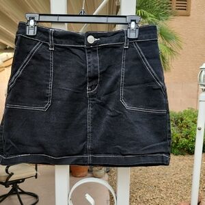 Hot Topic Juniors Large Black Mini Skirt with White Contrast Stitching
